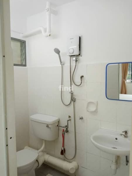 Rumah Flat untuk Disewa di Taman Pekaka - WK Yam - Bathroom - PropertyGuru.com.my