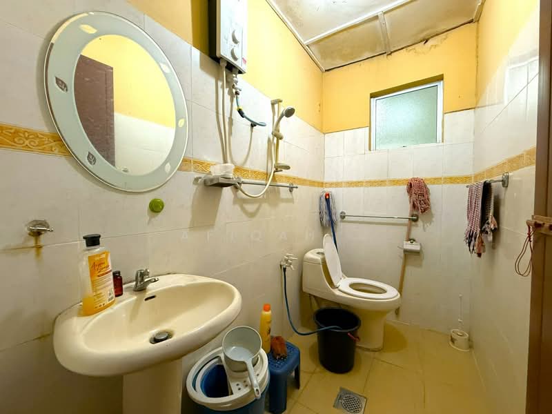 2-storey Terraced House for Sale in Taman Melati (Setapak) - Afiqah . - Bathroom - PropertyGuru.com.my
