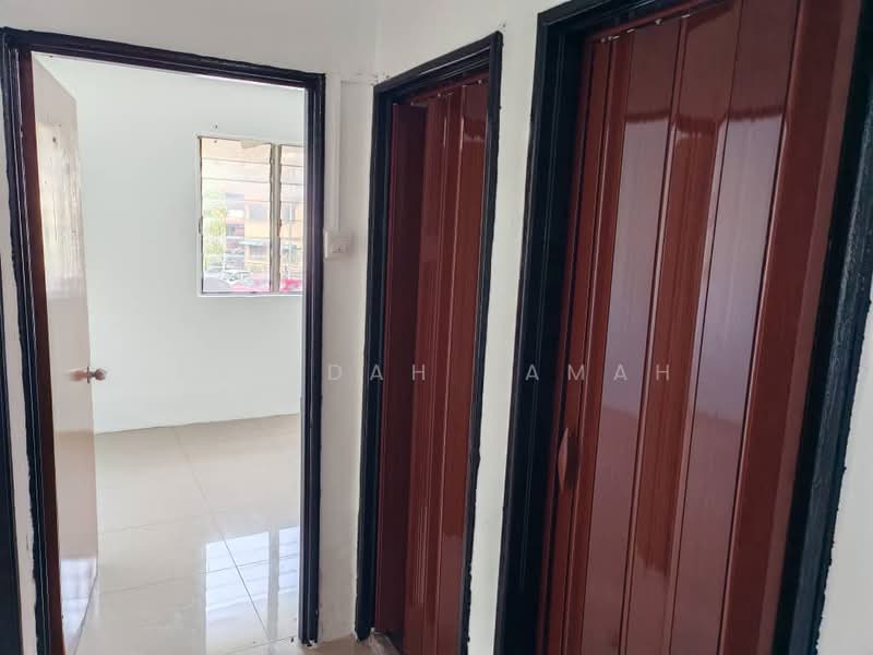 Apartment for Sale at Pangsapuri Seri Indah - Faridah Samah - Interior - PropertyGuru.com.my