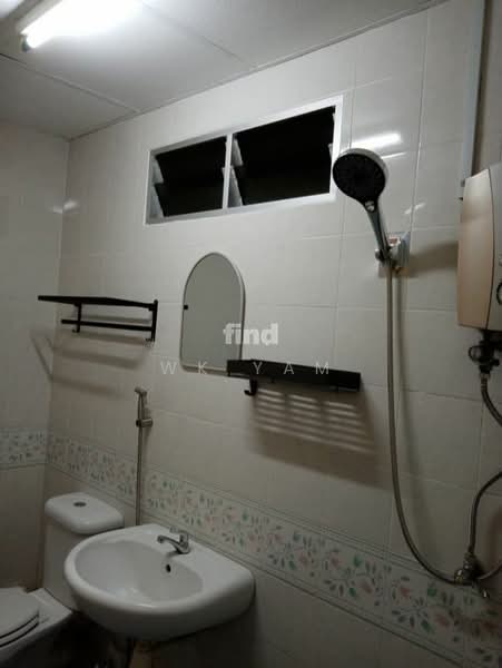 Kondominium untuk Disewa di Putra Place Condominium - WK Yam - Bathroom - PropertyGuru.com.my