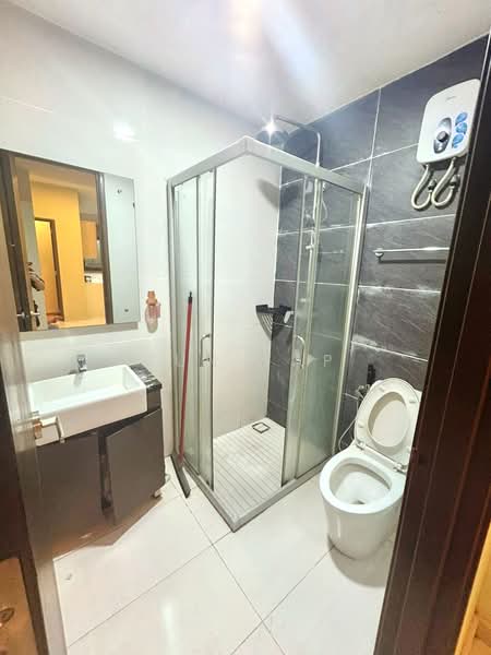 Condominium for Rent at Bay Point @ Country Garden Danga Bay - Sun Yap - Bathroom - PropertyGuru.com.my