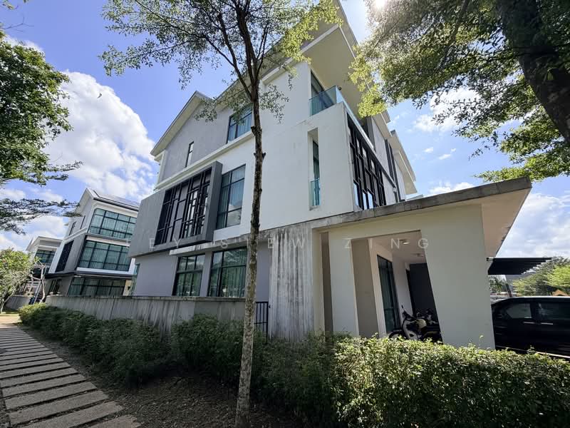 Semi-Detached House for Sale in Seri Kembangan (Selangor) - Tey Siew Zing - Exterior - PropertyGuru.com.my