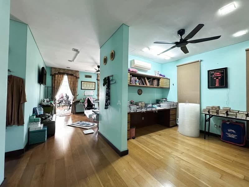 Bungalow for Sale in Bukit Jelutong (Shah Alam) - Muhammad Iqmal Rahiman - Study - PropertyGuru.com.my