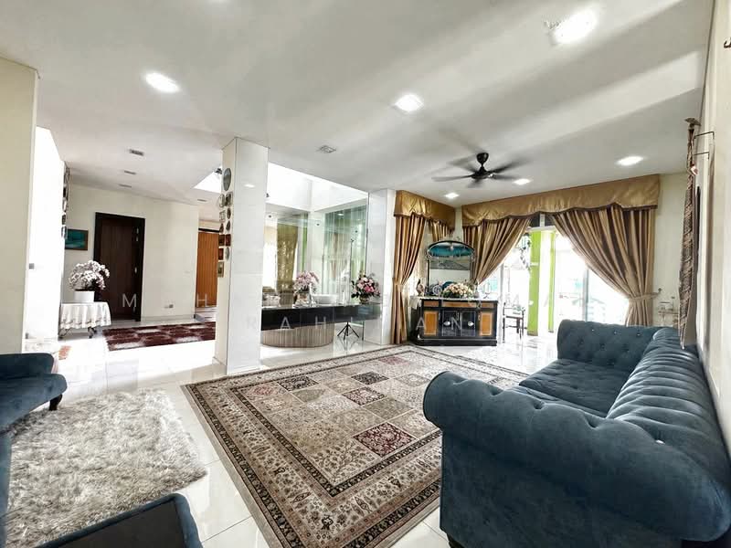 Bungalow for Sale in Bukit Jelutong (Shah Alam) - Muhammad Iqmal Rahiman - Living Room - PropertyGuru.com.my