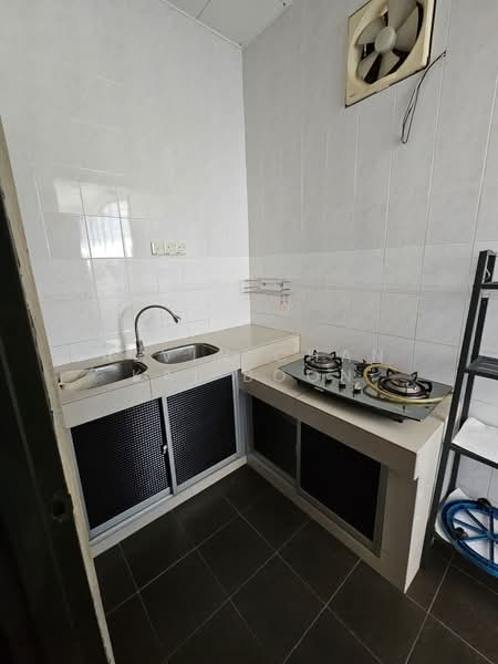 Rumah Teres 2 Tingkat untuk Dijual di Taman Bukit Cheng (Cheng) - Alvin Chan Kai Boon - Kitchen - PropertyGuru.com.my