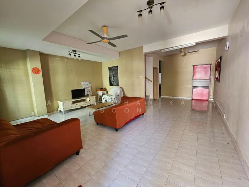 Rumah Teres 2 Tingkat untuk Dijual di Taman Bukit Cheng (Cheng) - Alvin Chan Kai Boon - Living Room - PropertyGuru.com.my