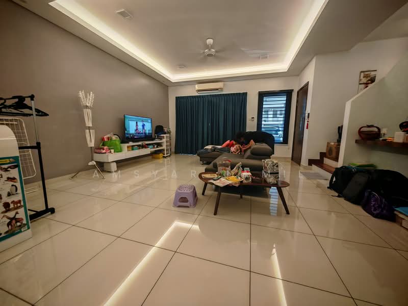 2-storey Terraced House for Sale in Alam Impian (Shah Alam) - Amsyar Jamil - Living Room - PropertyGuru.com.my