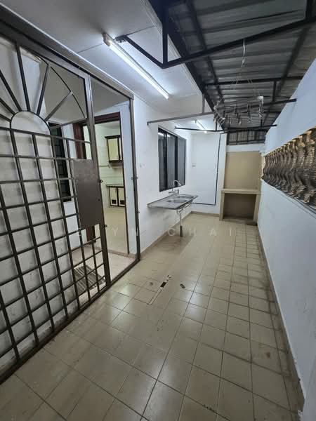 2-storey Terraced House for Sale in Taman Bukit Mewah (Tampoi) - Elyn Chai - Kitchen - PropertyGuru.com.my