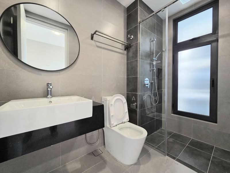 Servis Apartment untuk Disewa di Sunway Belfield - Ahmad Farhi - Bathroom - PropertyGuru.com.my