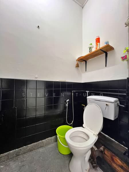 Shop / Office for Rent in Taman Midah (Cheras) - Steven Tung - Bathroom - PropertyGuru.com.my