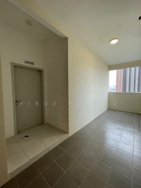 Kondominium untuk Disewa di Residensi Sateria - Firuz Rahmad - Corridor - PropertyGuru.com.my