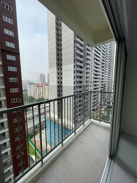 Kondominium untuk Disewa di Residensi Sateria - Firuz Rahmad - Balcony - PropertyGuru.com.my