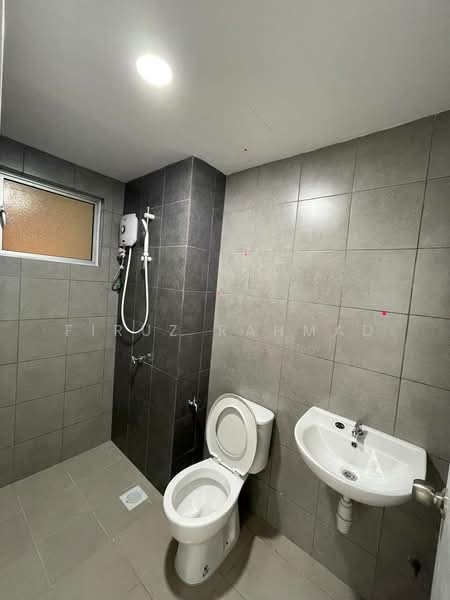 Kondominium untuk Disewa di Residensi Sateria - Firuz Rahmad - Bathroom - PropertyGuru.com.my
