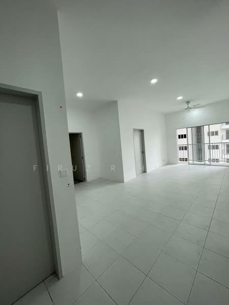 Kondominium untuk Disewa di Residensi Sateria - Firuz Rahmad - Living Room - PropertyGuru.com.my