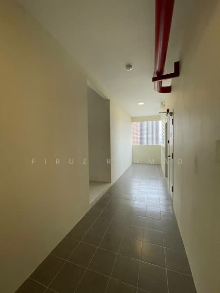 Kondominium untuk Disewa di Residensi Sateria - Firuz Rahmad - Corridor - PropertyGuru.com.my