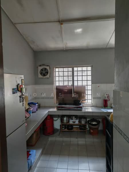 Rumah Teres 2 Tingkat untuk Dijual di Taman Sungai Besi Indah (Seri Kembangan) - Thomas Ching - Kitchen - PropertyGuru.com.my