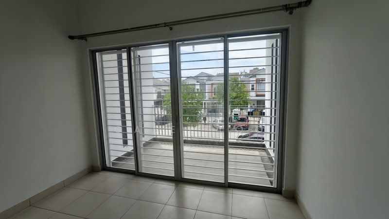 2-storey Terraced House for Sale in Sungai Buloh (Selangor) - Casey Loo - Balcony - PropertyGuru.com.my