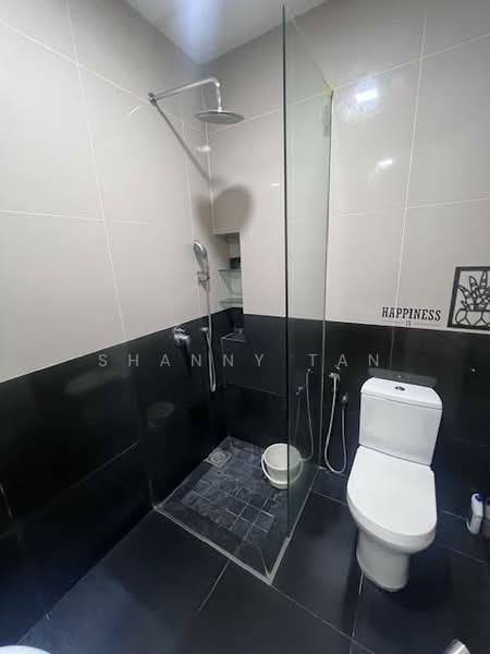 Rumah Berkembar untuk Dijual di Bandar Sungai Long (Selangor) - Shanny Tan - Bathroom - PropertyGuru.com.my