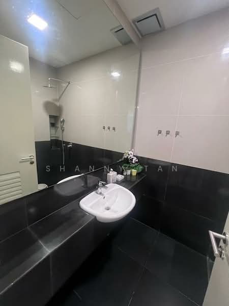 Rumah Berkembar untuk Dijual di Bandar Sungai Long (Selangor) - Shanny Tan - Bathroom - PropertyGuru.com.my