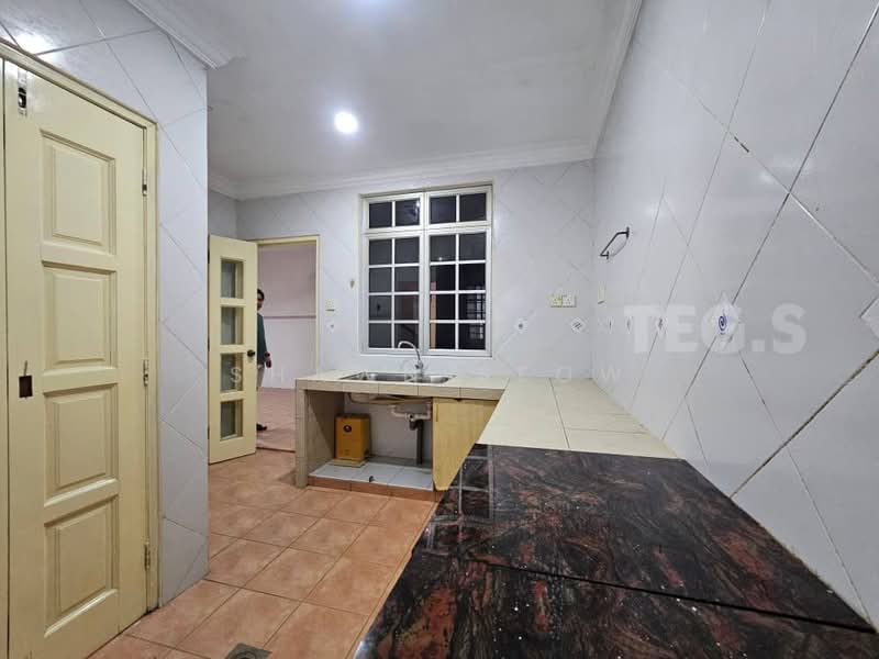 Rumah Teres untuk Dijual di Kota Kemuning (Shah Alam) - Shawn Seow - Kitchen - PropertyGuru.com.my