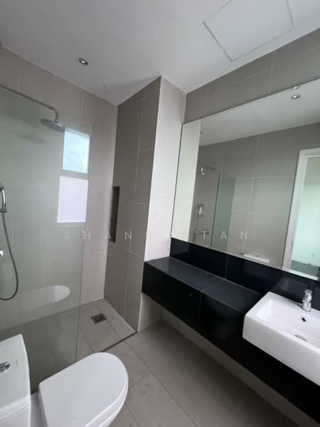 Rumah Berkembar untuk Dijual di Bandar Sungai Long (Selangor) - Shanny Tan - Bathroom - PropertyGuru.com.my