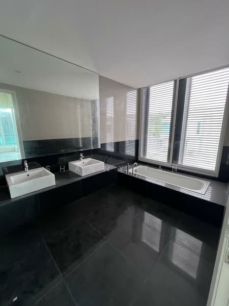 Rumah Berkembar untuk Dijual di Bandar Sungai Long (Selangor) - Shanny Tan - Bathroom - PropertyGuru.com.my