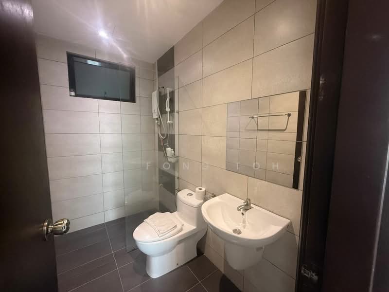 Servis Apartment untuk Dijual di Molek Regency - Ee Fong Toh - Bathroom - PropertyGuru.com.my