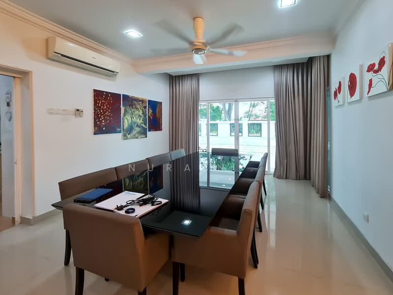 Rumah Banglo untuk Dijual di Shah Alam (Selangor) - Nurain . - Dining Room - PropertyGuru.com.my
