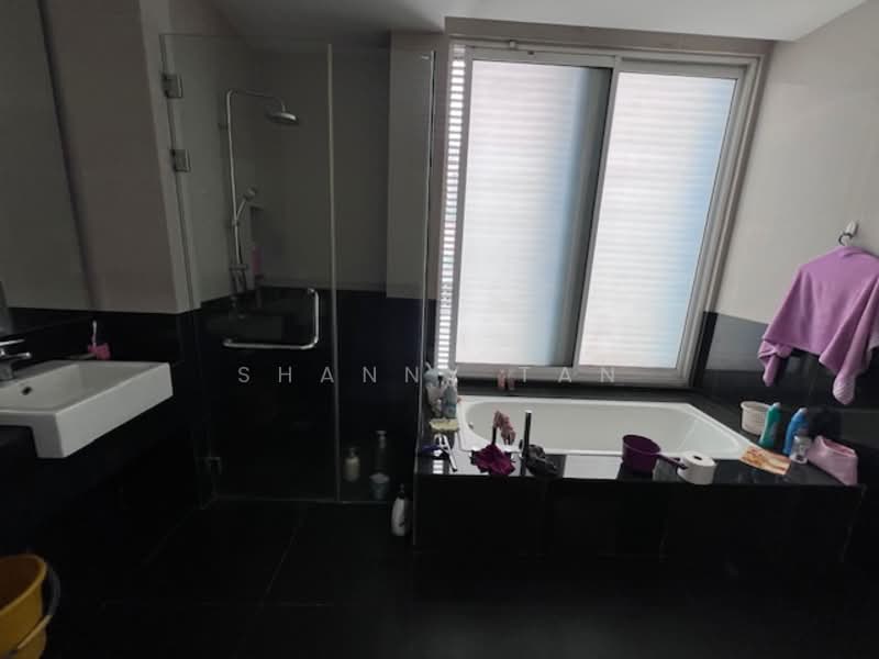 Rumah Berkembar untuk Dijual di Bandar Sungai Long (Selangor) - Shanny Tan - Bathroom - PropertyGuru.com.my