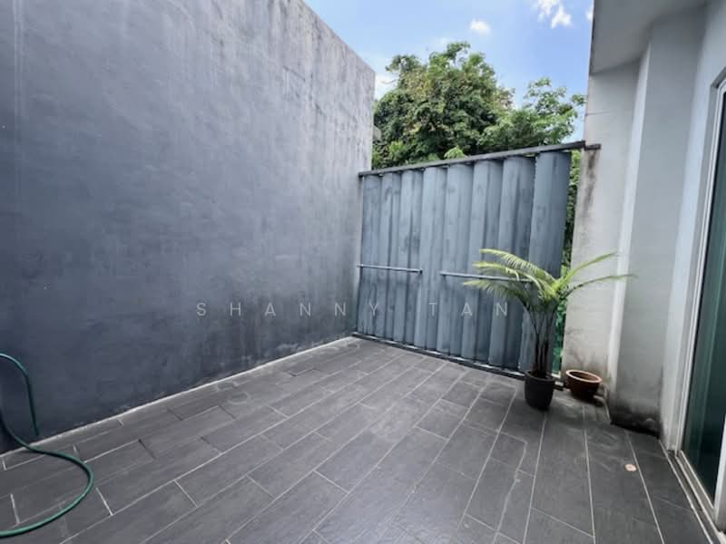 Rumah Berkembar untuk Dijual di Bandar Sungai Long (Selangor) - Shanny Tan - Exterior - PropertyGuru.com.my