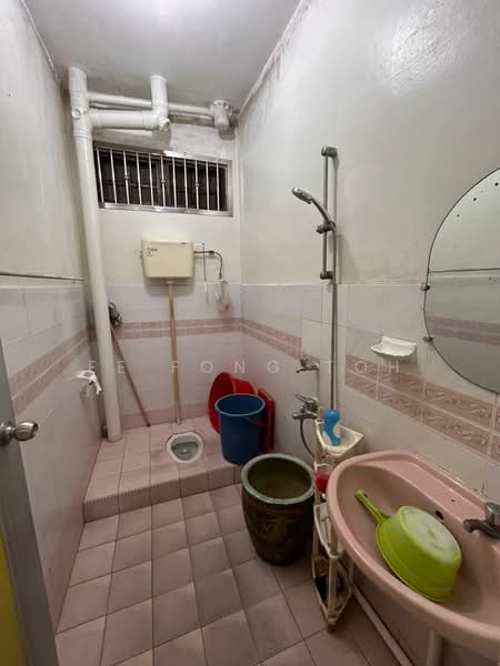 Rumah Berkembar untuk Dijual di Taman Impian Emas (Skudai) - Ee Fong Toh - Bathroom - PropertyGuru.com.my