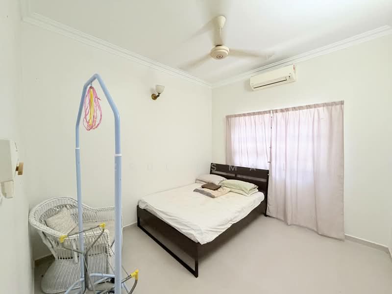 1-storey Terraced House for Sale in Taman Ehsan (Kepong) - Azrul Ismail - Bedroom - PropertyGuru.com.my