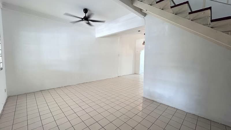 Rumah Teres untuk Dijual di Rawang (Selangor) - Nurain . - Living Room - PropertyGuru.com.my