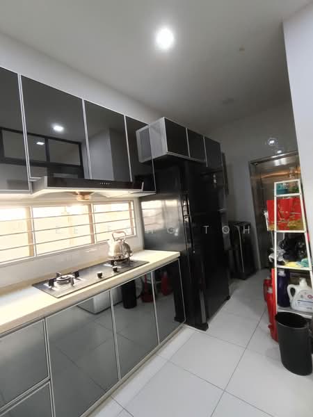 Cluster House for Sale in Setia Tropika (Johor Bahru) - Ee Fong Toh - Kitchen - PropertyGuru.com.my