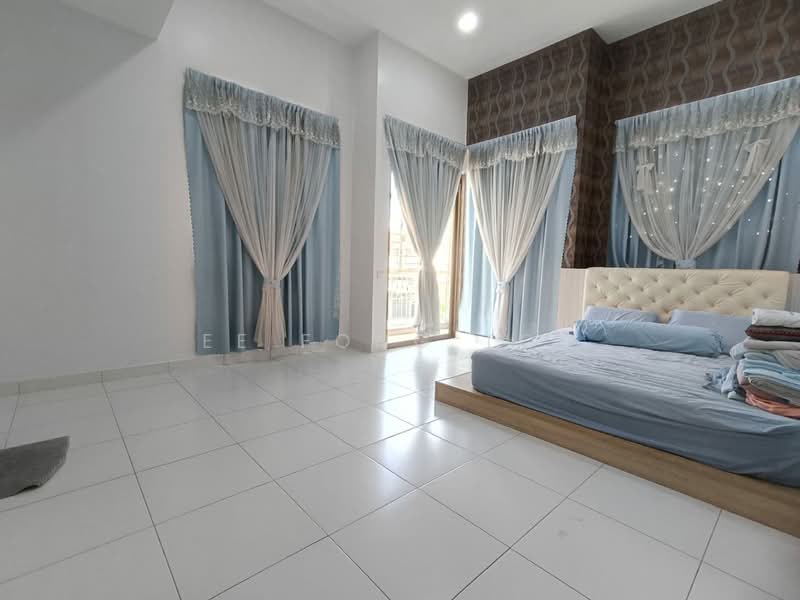 Cluster House for Sale in Setia Tropika (Johor Bahru) - Ee Fong Toh - Bedroom - PropertyGuru.com.my
