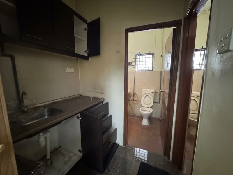 Factory for Rent in Kawasan Perindustrian Batu Caves (Batu Caves) - Jun How - Kitchen - PropertyGuru.com.my