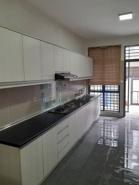 2-storey Terraced House for Sale in Laman Glenmarie (Shah Alam) - Christine Khor - Kitchen - PropertyGuru.com.my