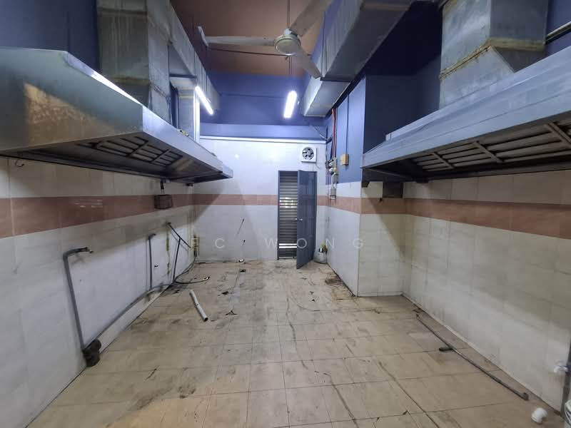 Shop / Office for Rent in Taman Wangsa Permai (Kepong) - FC Wong - Kitchen - PropertyGuru.com.my