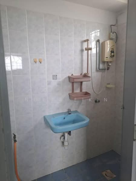 Pangsapuri untuk Disewa di Sri Raya Apartments - Nurra Eikin - Bathroom - PropertyGuru.com.my