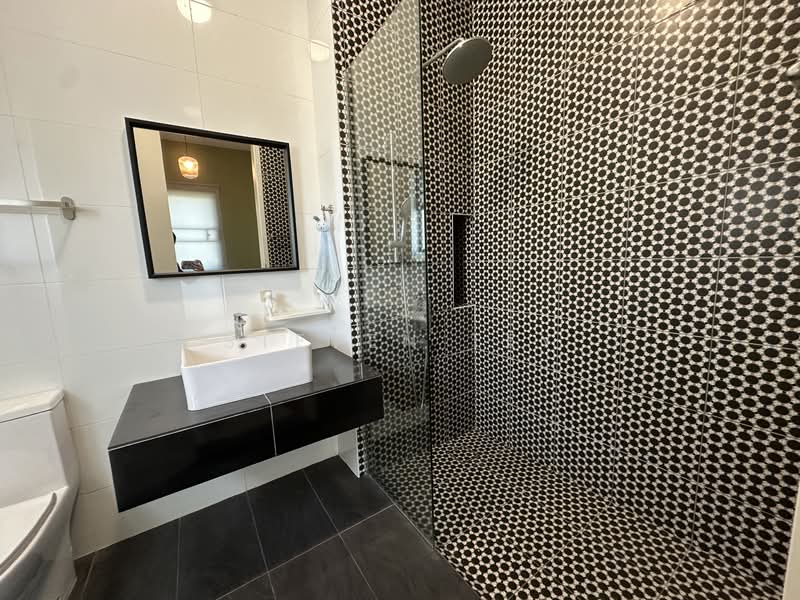 Semi-Detached House for Sale in Setia Alam (Selangor) - Steven Tey - Bathroom - PropertyGuru.com.my