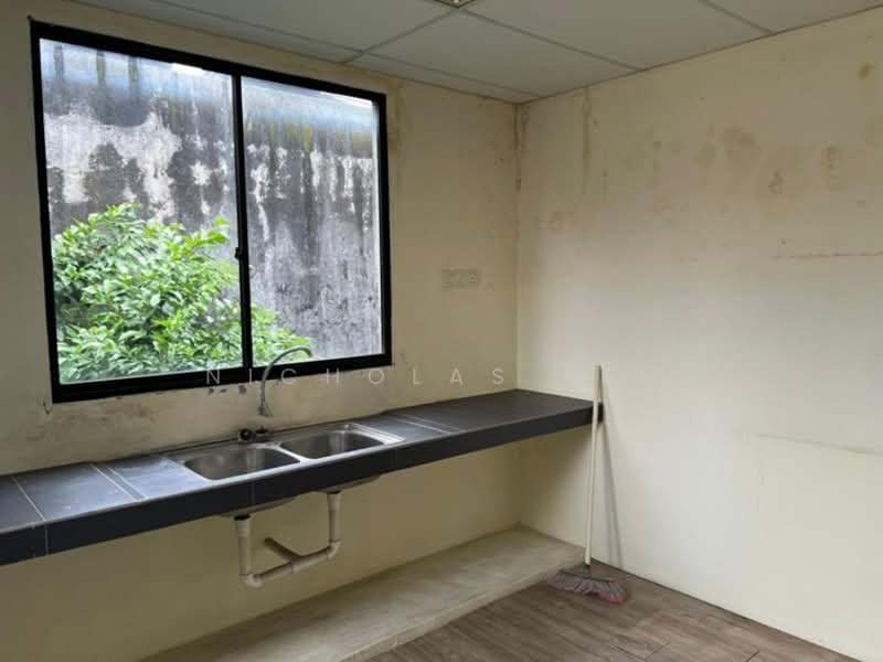 Shop for Sale in Taman Jubilee (Ipoh) - Nicholas Lee - Kitchen - PropertyGuru.com.my