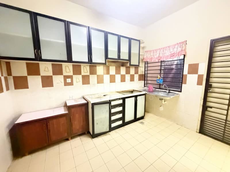 2-storey Terraced House for Sale in Setia Indah (Setia Alam) - Hailey Ho - Kitchen - PropertyGuru.com.my