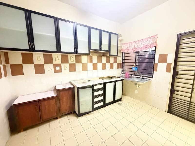 2-storey Terraced House for Sale in Setia Indah (Setia Alam) - Hailey Ho - Kitchen - PropertyGuru.com.my