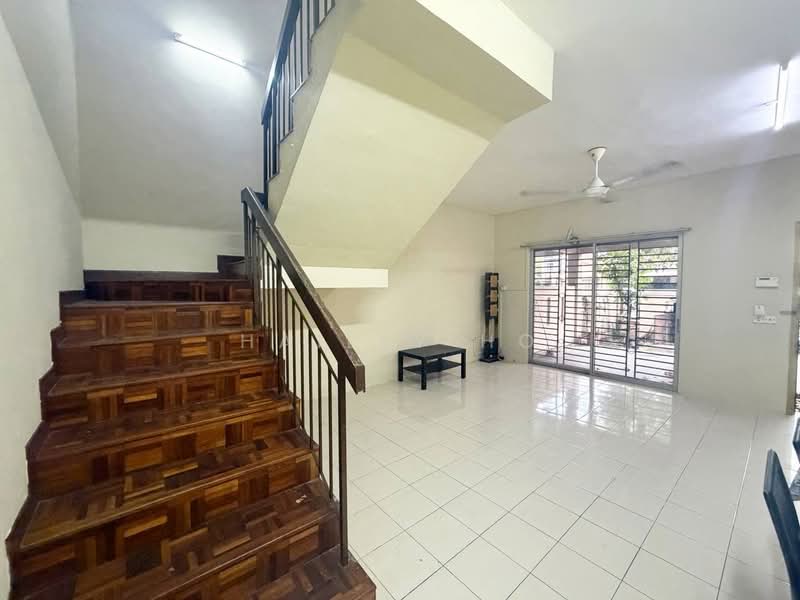 2-storey Terraced House for Sale in Setia Indah (Setia Alam) - Hailey Ho - Living Room - PropertyGuru.com.my