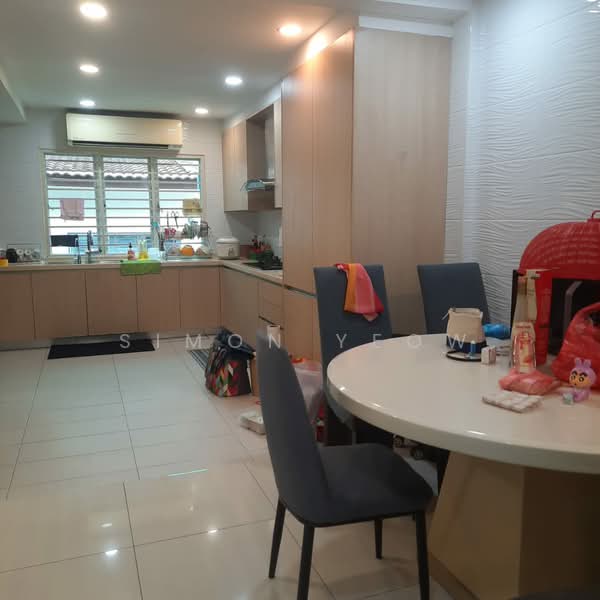 2-storey Terraced House for Sale in Bandar Putra Permai (Seri Kembangan) - Simon Yeow - Kitchen - PropertyGuru.com.my