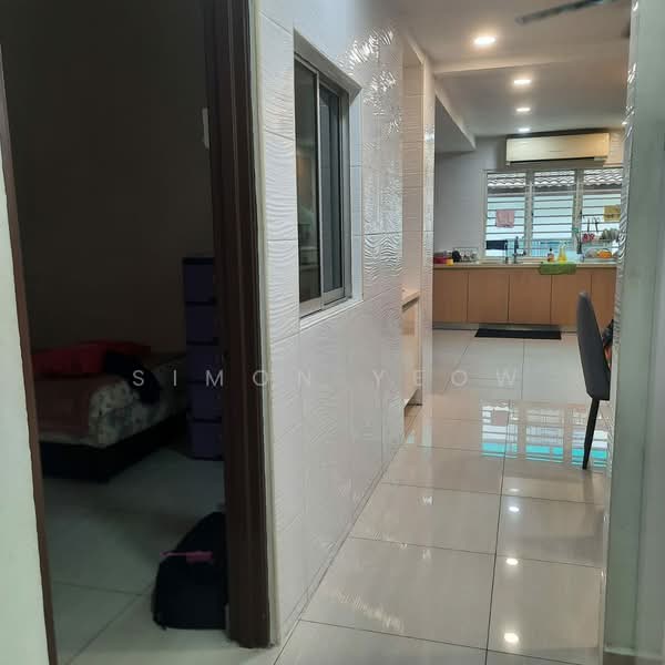 2-storey Terraced House for Sale in Bandar Putra Permai (Seri Kembangan) - Simon Yeow - Bedroom - PropertyGuru.com.my