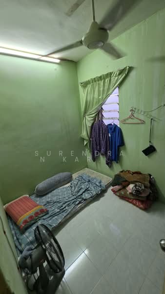 Rumah Flat untuk Dijual di Seksyen 24 Shah Alam - Surendran Karapiah - Bedroom - PropertyGuru.com.my