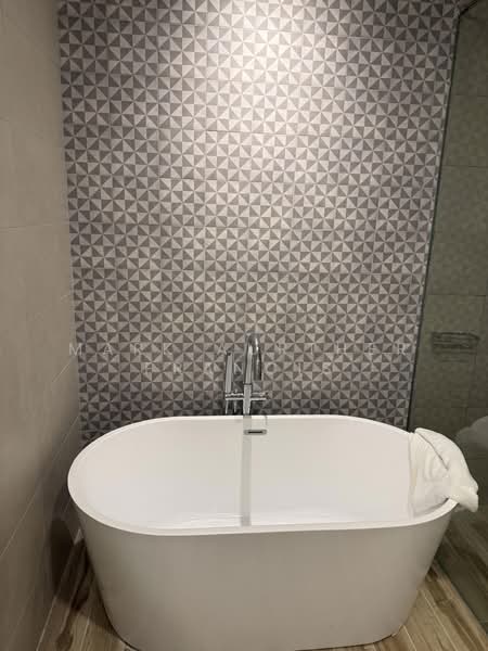 Service Residence for Sale at Hampton Damansara - Mark Aurther Francis - Bathroom - PropertyGuru.com.my