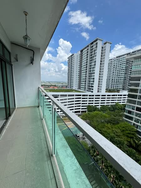 Servis Apartment untuk Dijual di Palazio - Chuan Hong Kee - Balcony - PropertyGuru.com.my