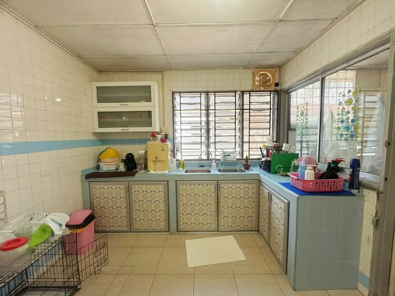 2-storey Terraced House for Sale in Taman Bukit Tiram (Ulu Tiram) - Daniel Yong - Kitchen - PropertyGuru.com.my